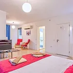 别墅 4 Bedroom In Kisla Bay Close To The *