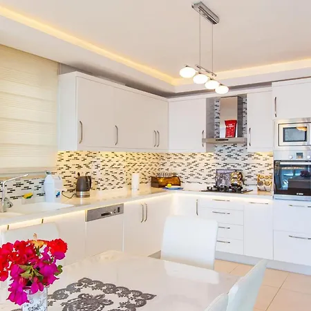 Close To The - 8237 Villa