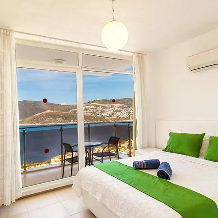 4 Bedroom In Kisla Bay Close To The Villa