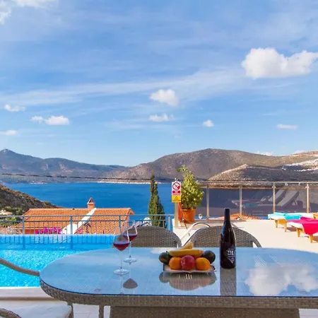 Villa 4 Bedroom In Kisla Bay Close To The *