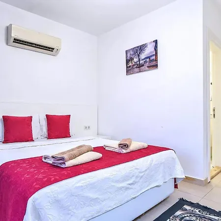 4 Bedroom In Kisla Bay Close To The Villa