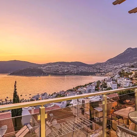 4 Bedroom In Kisla Bay Close To The Villa *