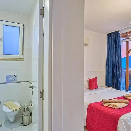 4 Bedroom In Kisla Bay Close To The Villa *