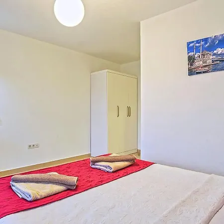 4 Bedroom In Kisla Bay Close To The *