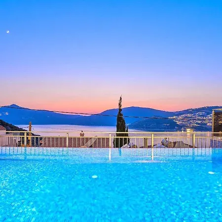 Villa 4 Bedroom In Kisla Bay Close To The