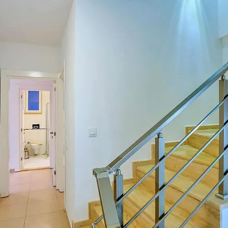 4 Bedroom In Kisla Bay Close To The