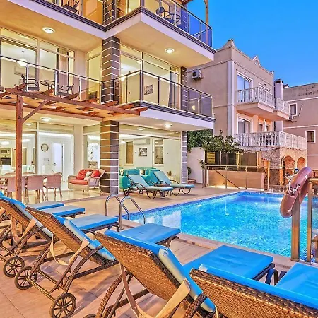 4 Bedroom In Kisla Bay Close To The Villa