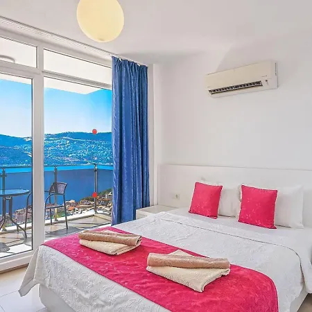 4 Bedroom In Kisla Bay Close To The Villa *