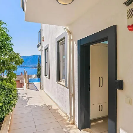 4 Bedroom In Kisla Bay Close To The *