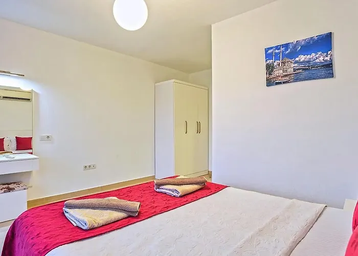 4 Bedroom In Kisla Bay Close To The *