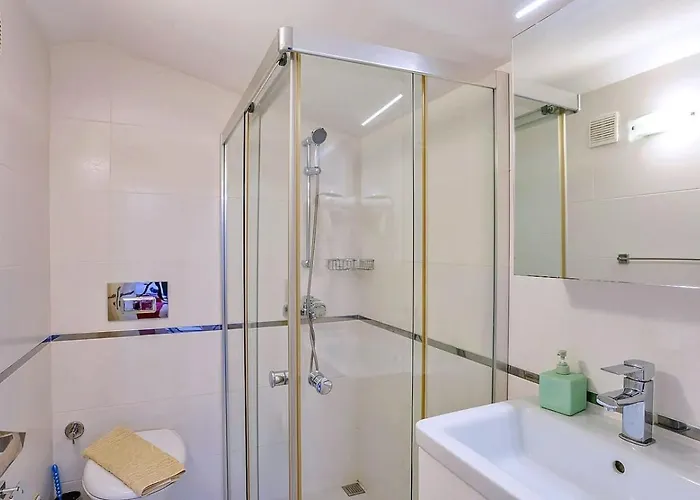 4 Bedroom In Kisla Bay Close To The