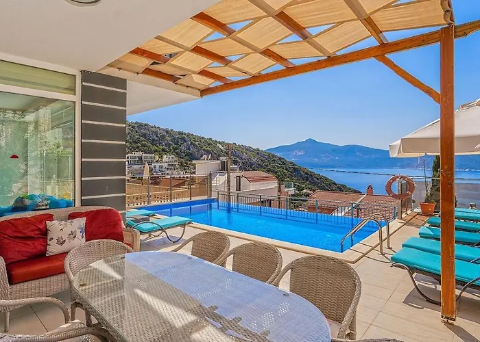 4 Bedroom In Kisla Bay Close To The *