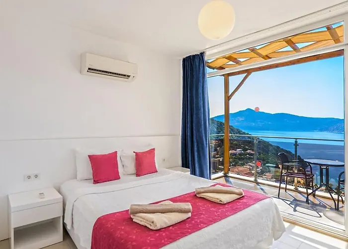 4 Bedroom In Kisla Bay Close To The *