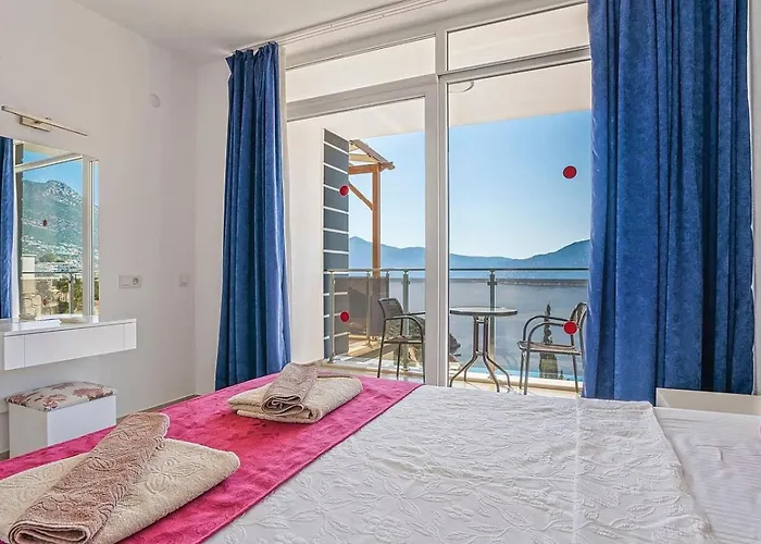 4 Bedroom In Kisla Bay Close To The 别墅 *